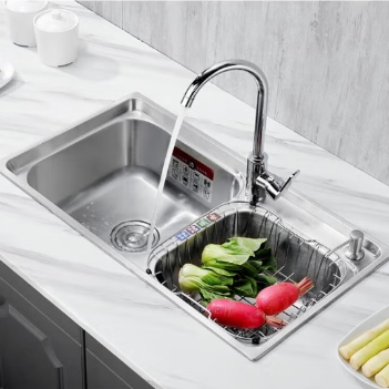 一体拉伸双槽不锈钢水槽，展示正面外观