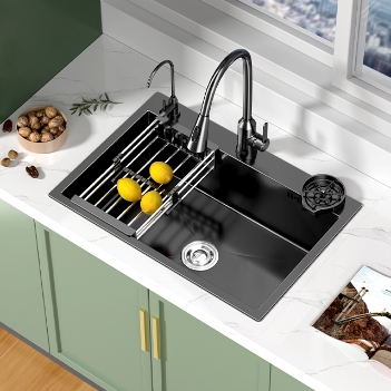 黑金刚不锈钢水槽，展示正面外观