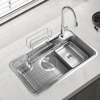 一体拉伸不锈钢水槽，展示正面外观